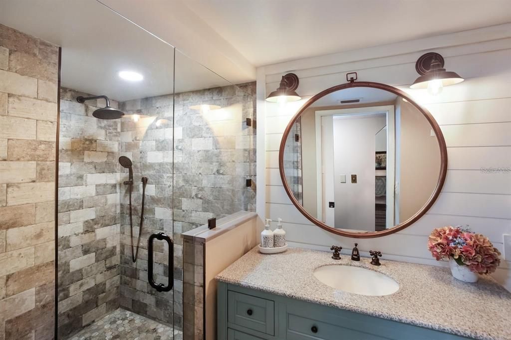 For Rent: $3,000 (2 beds, 2 baths, 1280 Square Feet)