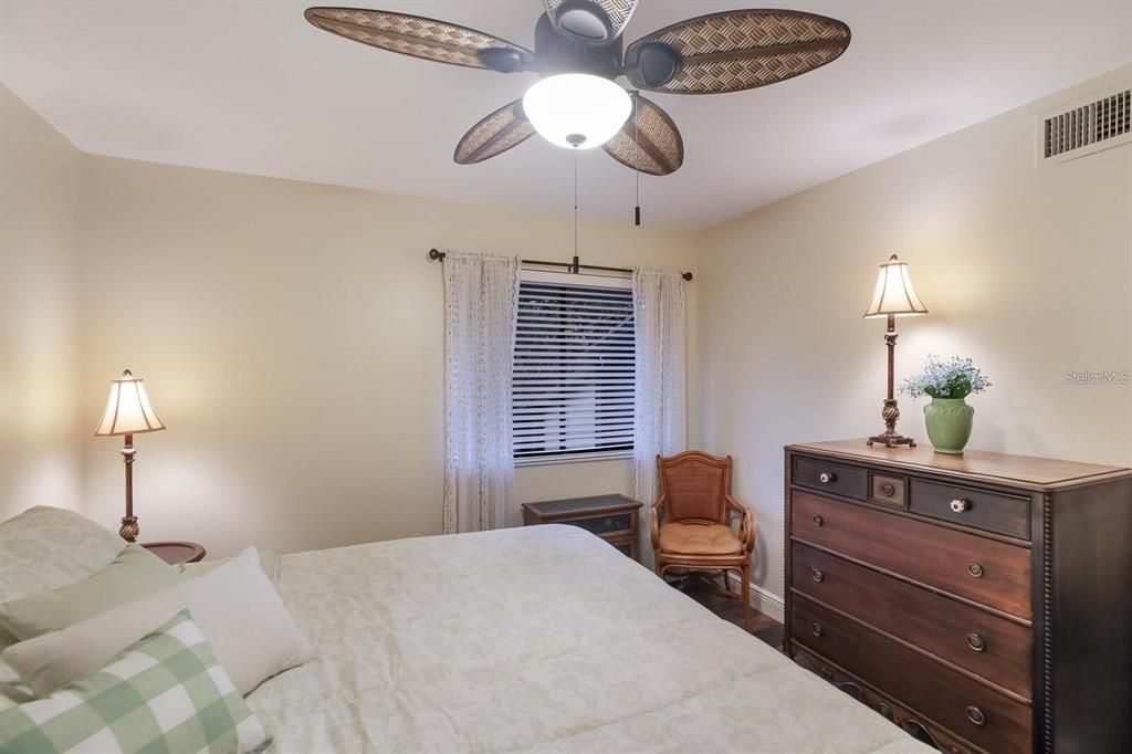 For Rent: $3,000 (2 beds, 2 baths, 1280 Square Feet)