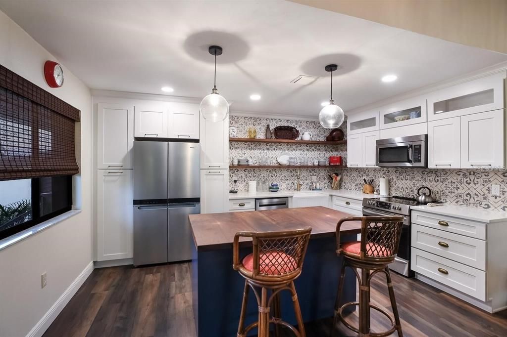 For Rent: $3,000 (2 beds, 2 baths, 1280 Square Feet)