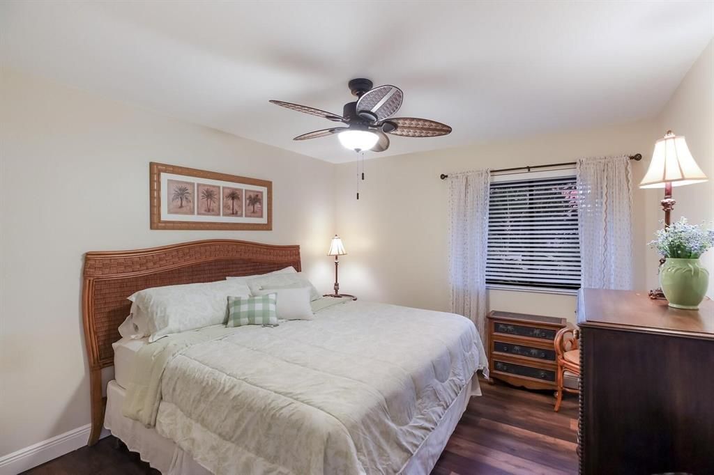 For Rent: $3,000 (2 beds, 2 baths, 1280 Square Feet)