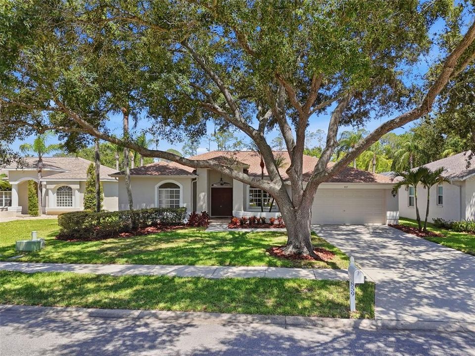 For Sale: $649,000 (3 beds, 2 baths, 1984 Square Feet)