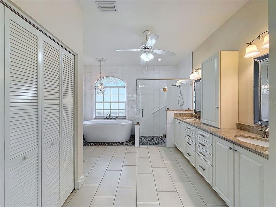 For Sale: $649,000 (3 beds, 2 baths, 1984 Square Feet)