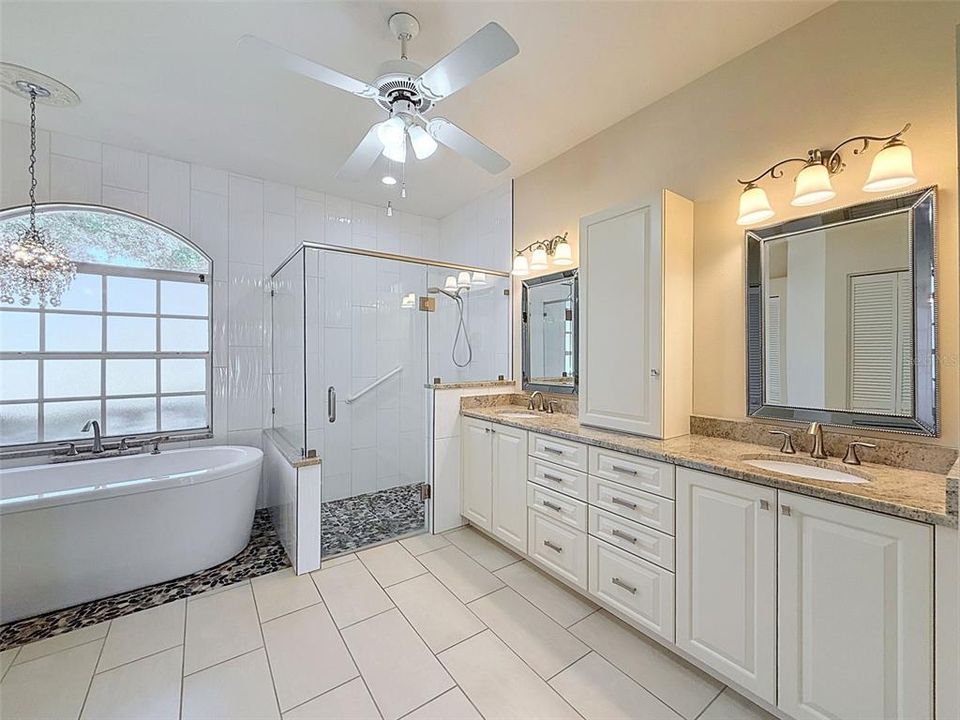 For Sale: $649,000 (3 beds, 2 baths, 1984 Square Feet)