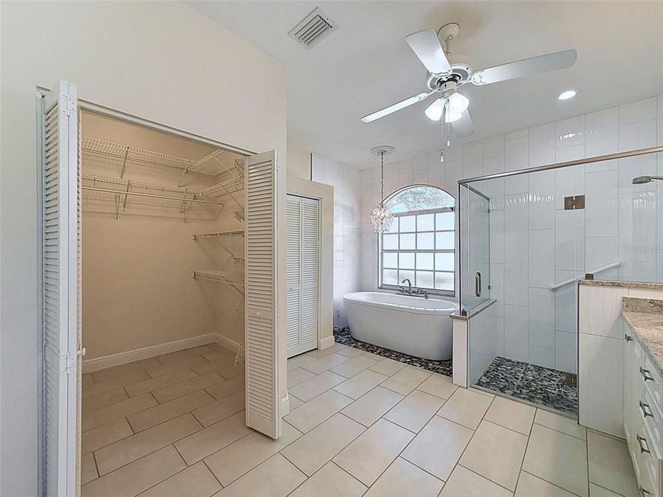 For Sale: $649,000 (3 beds, 2 baths, 1984 Square Feet)