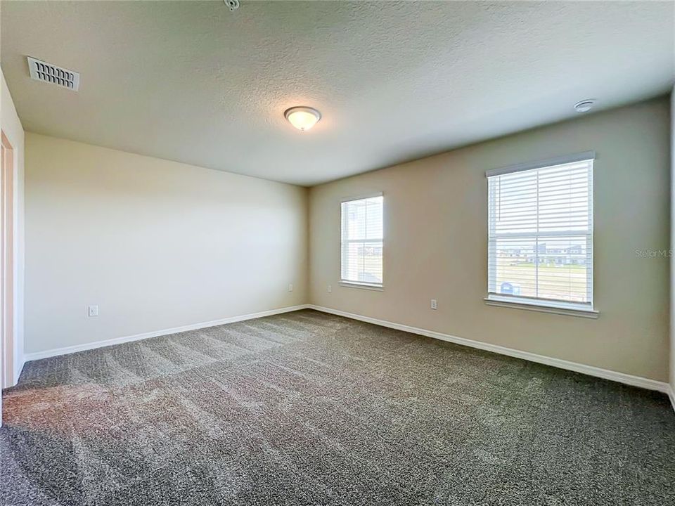 For Rent: $2,600 (3 beds, 2 baths, 1600 Square Feet)