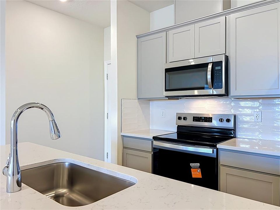 For Rent: $2,600 (3 beds, 2 baths, 1600 Square Feet)