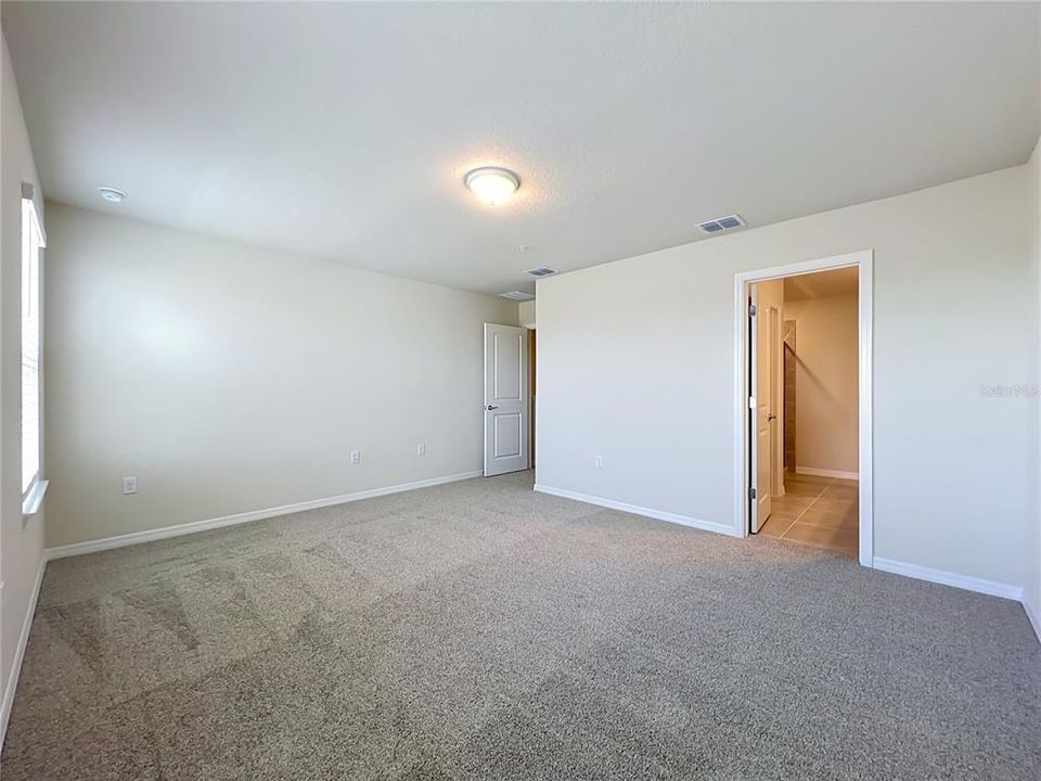 For Rent: $2,600 (3 beds, 2 baths, 1600 Square Feet)