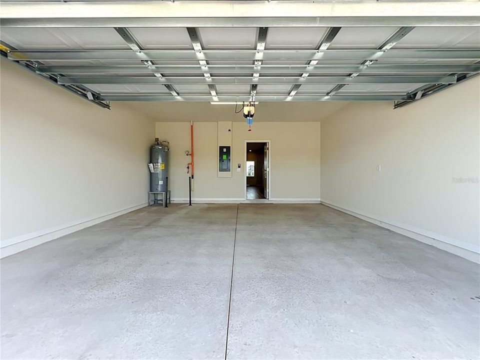 For Rent: $2,600 (3 beds, 2 baths, 1600 Square Feet)