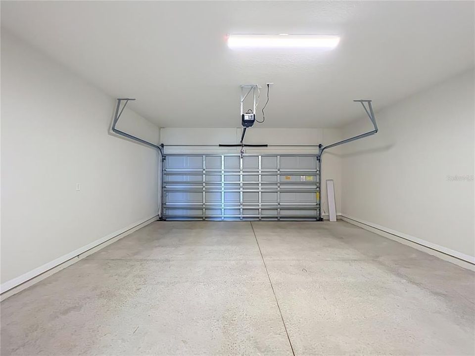 For Rent: $2,600 (3 beds, 2 baths, 1600 Square Feet)