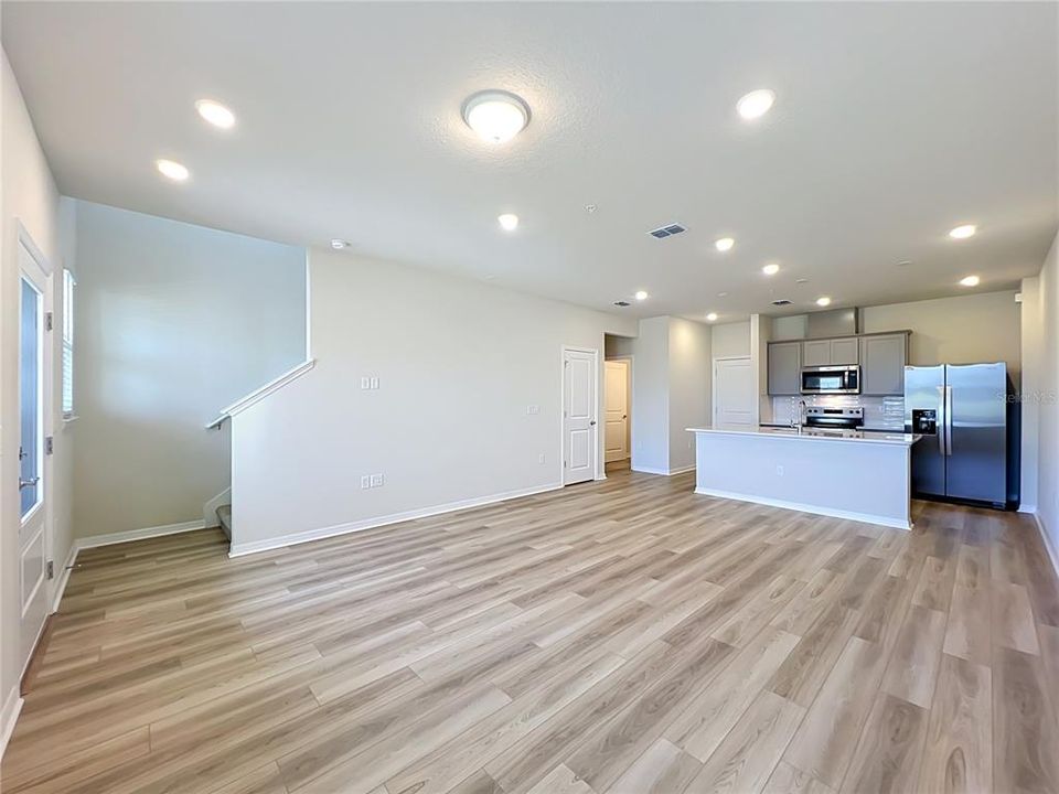 For Rent: $2,600 (3 beds, 2 baths, 1600 Square Feet)
