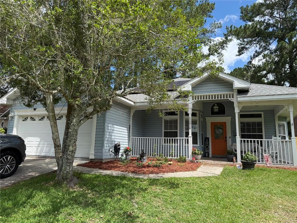 For Rent: $2,600 (3 beds, 2 baths, 1677 Square Feet)