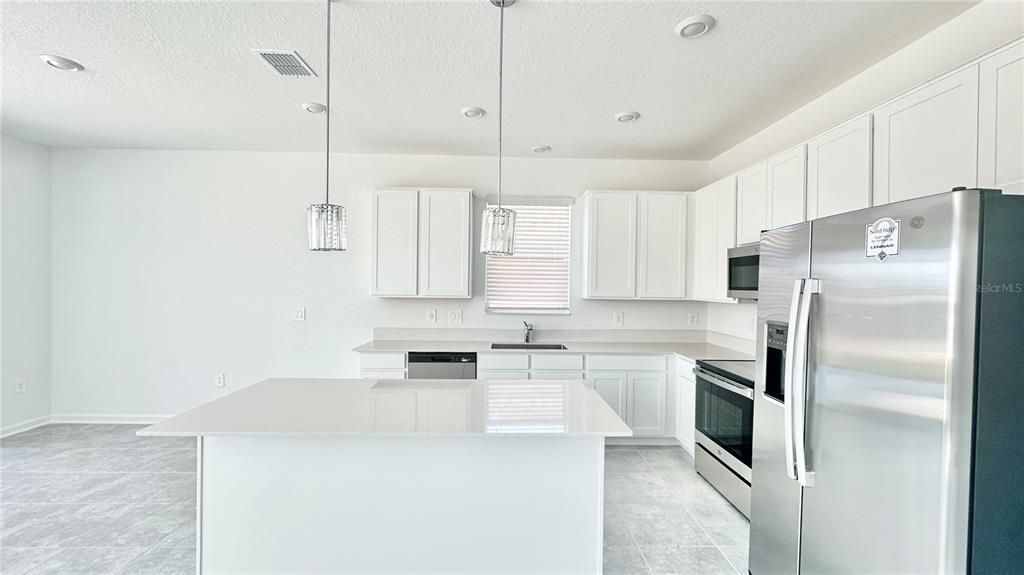 For Rent: $2,300 (4 beds, 2 baths, 1853 Square Feet)
