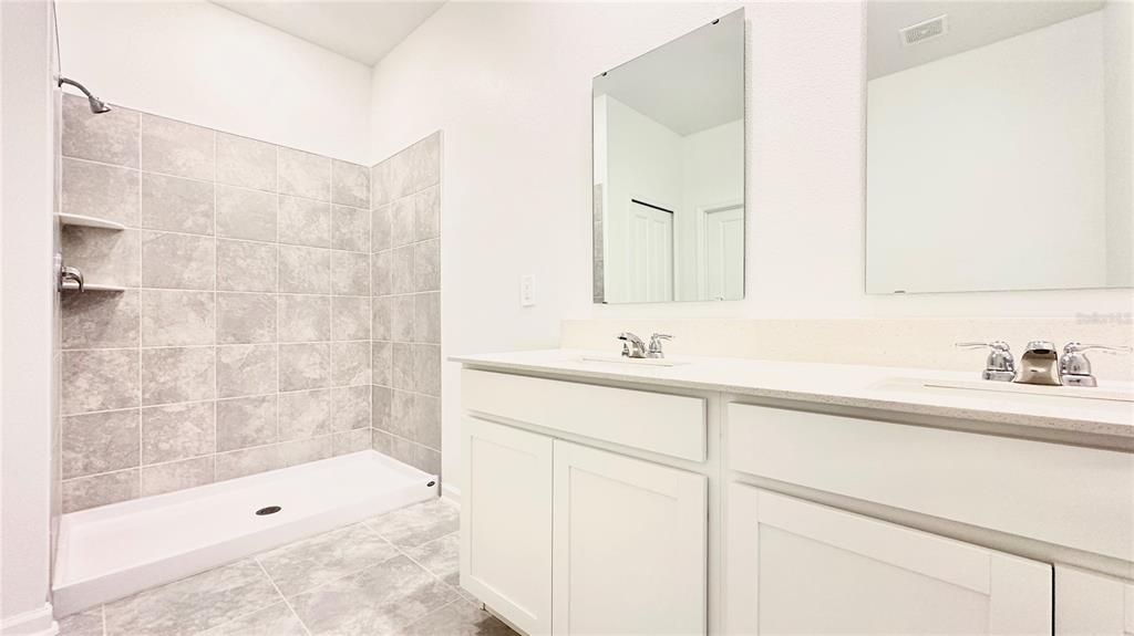 For Rent: $2,300 (4 beds, 2 baths, 1853 Square Feet)