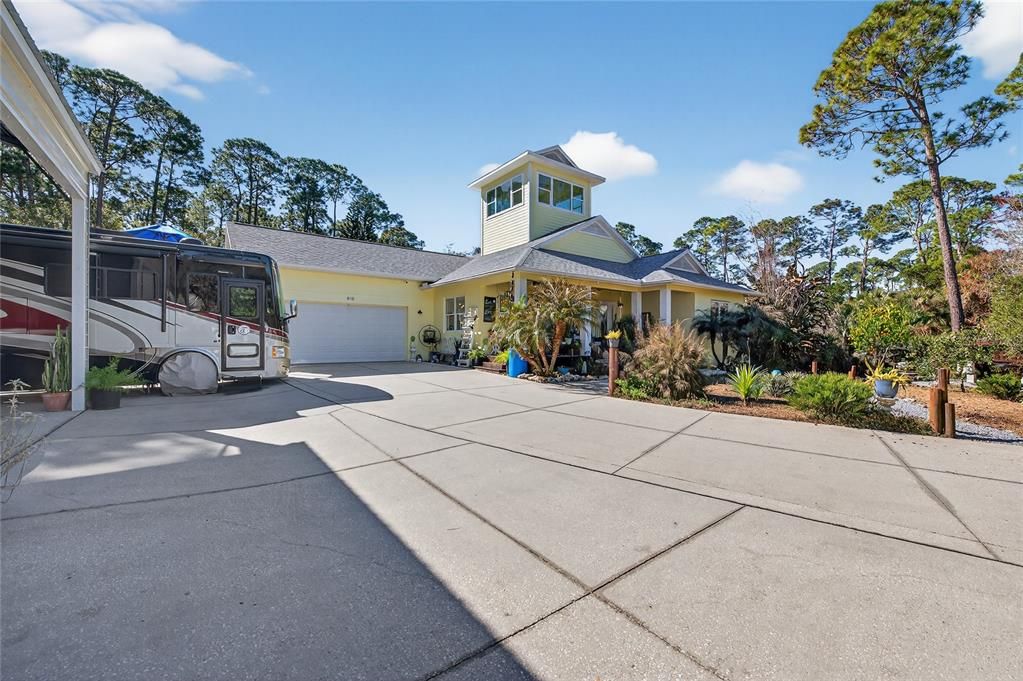 For Sale: $850,000 (4 beds, 3 baths, 2054 Square Feet)