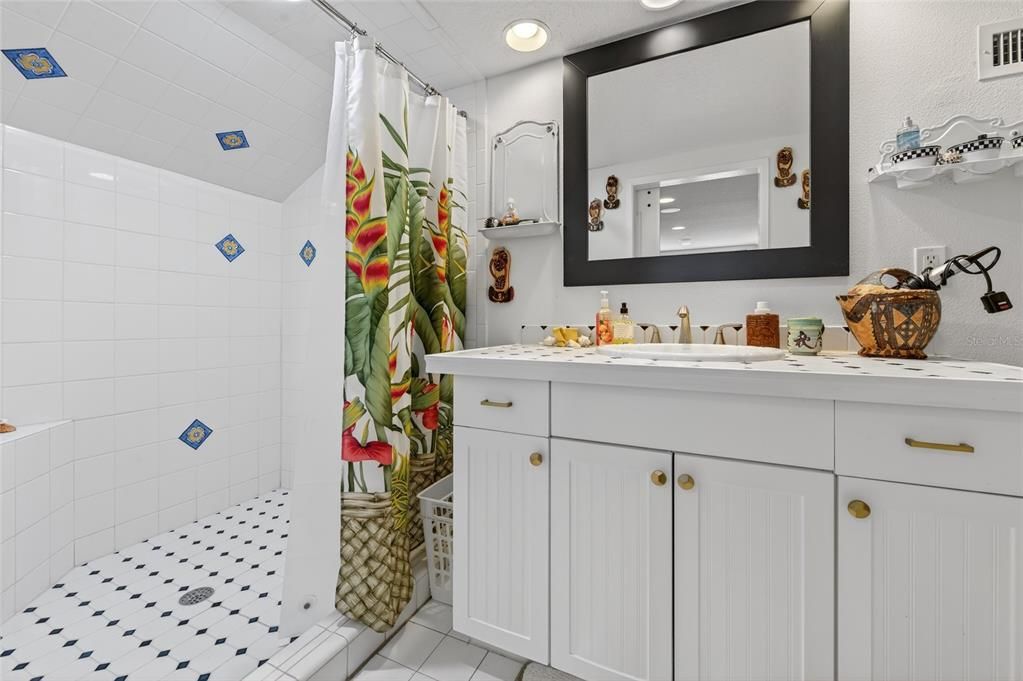 For Sale: $850,000 (4 beds, 3 baths, 2054 Square Feet)