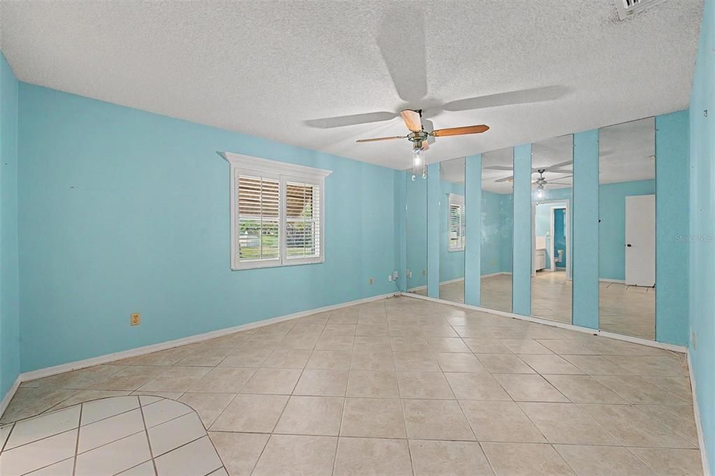 For Sale: $335,000 (2 beds, 2 baths, 1802 Square Feet)