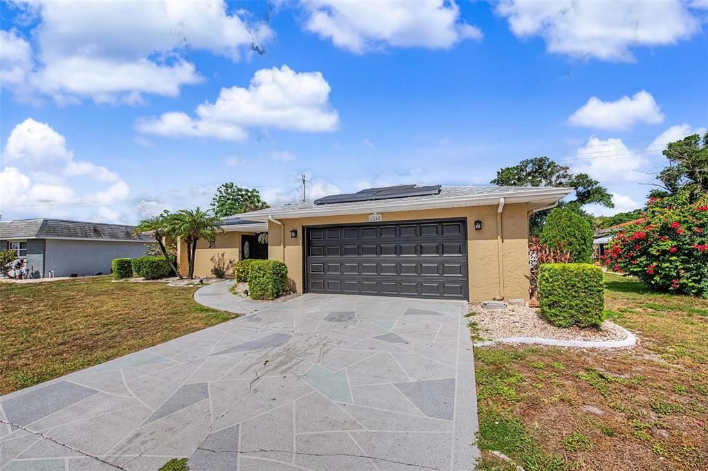 For Sale: $335,000 (2 beds, 2 baths, 1802 Square Feet)