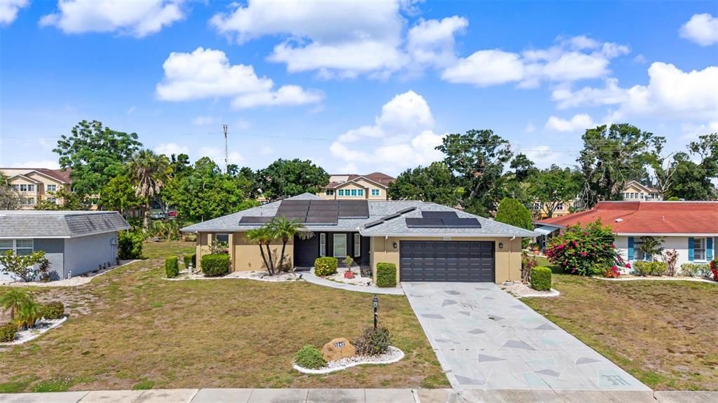 For Sale: $335,000 (2 beds, 2 baths, 1802 Square Feet)