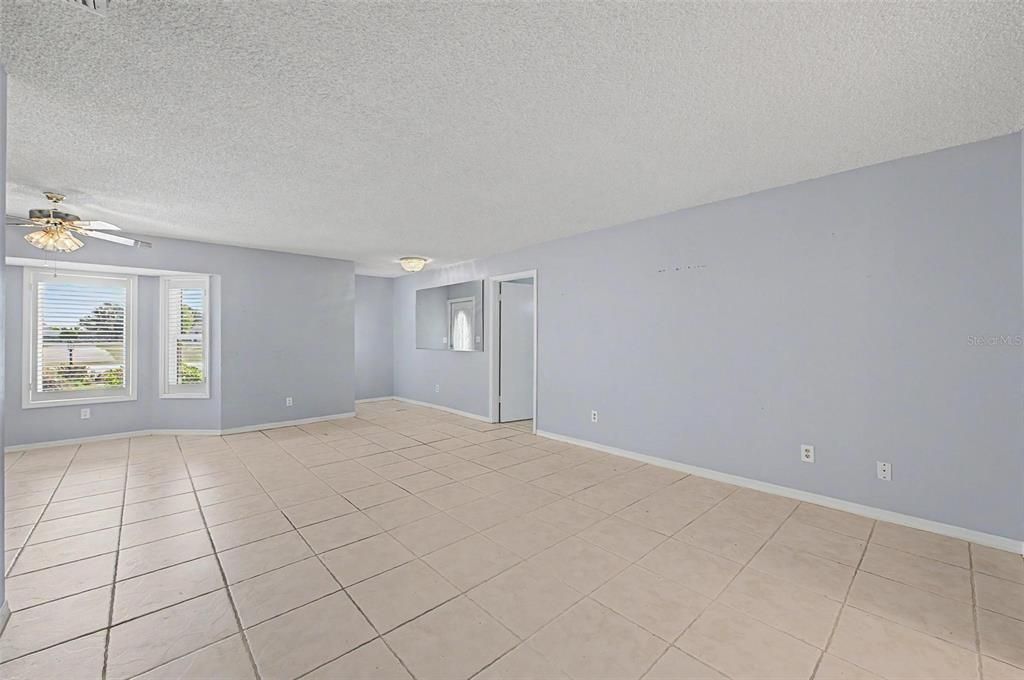 For Sale: $335,000 (2 beds, 2 baths, 1802 Square Feet)