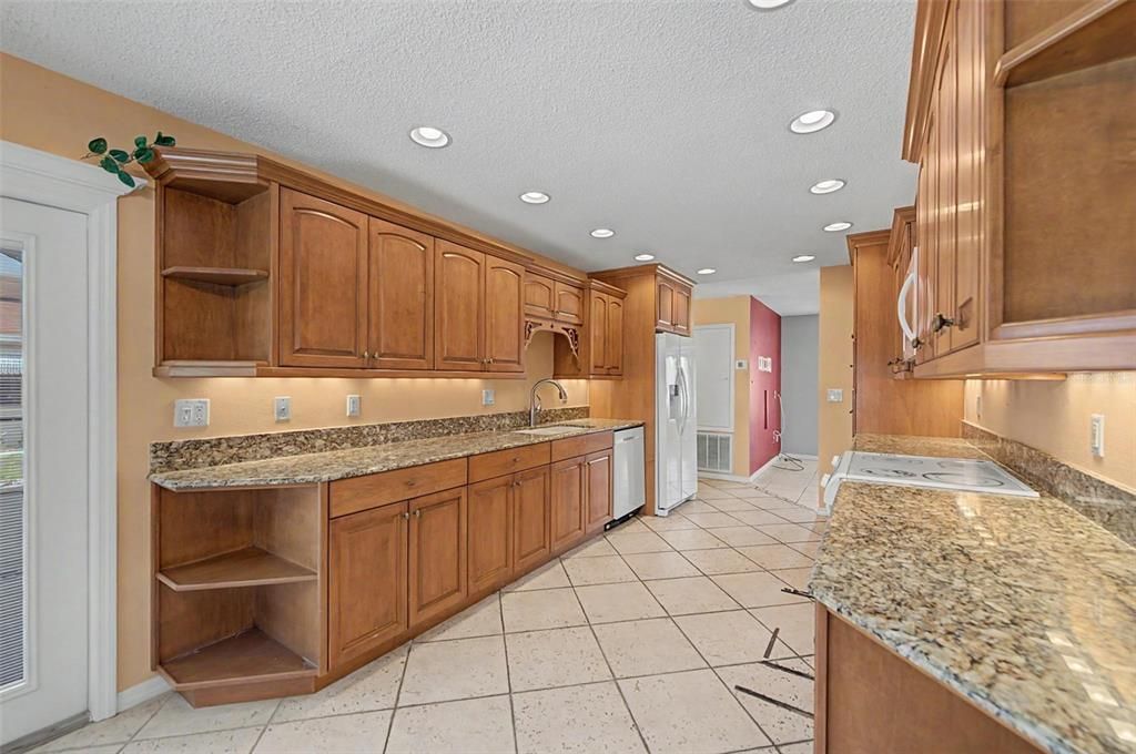 For Sale: $335,000 (2 beds, 2 baths, 1802 Square Feet)