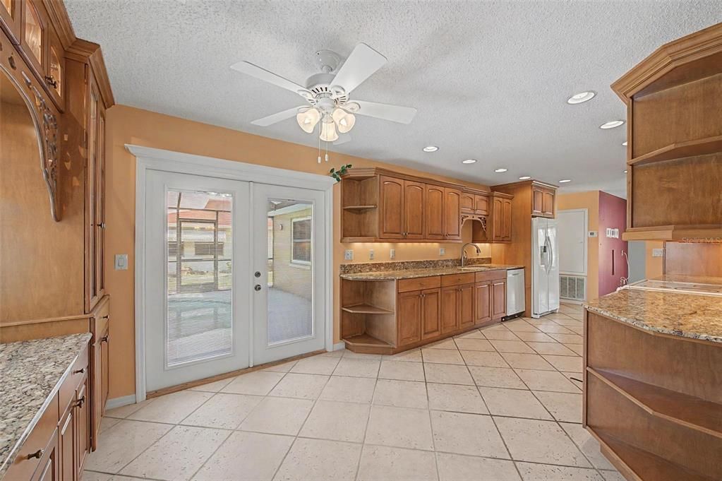 For Sale: $335,000 (2 beds, 2 baths, 1802 Square Feet)