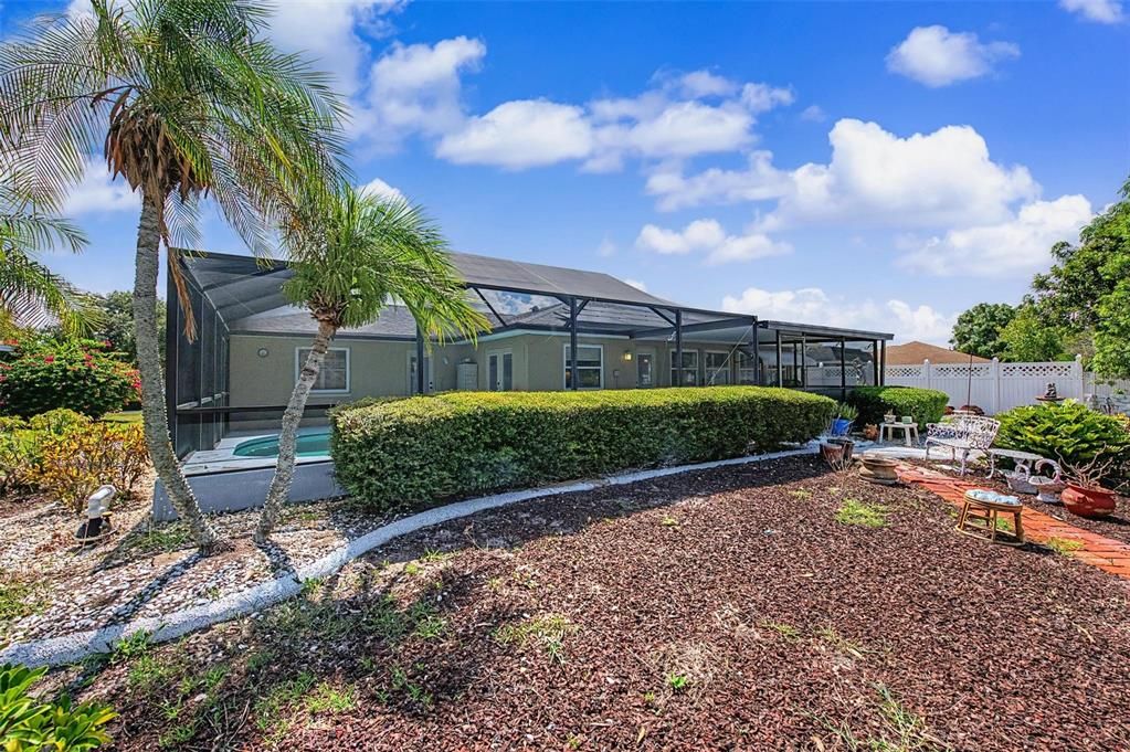 For Sale: $335,000 (2 beds, 2 baths, 1802 Square Feet)