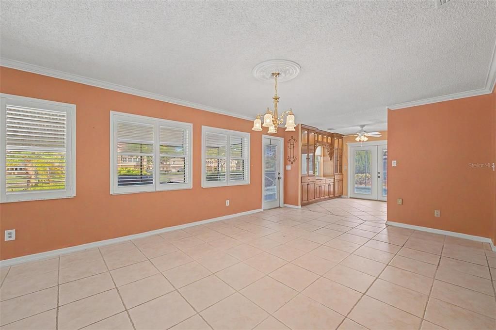 For Sale: $335,000 (2 beds, 2 baths, 1802 Square Feet)