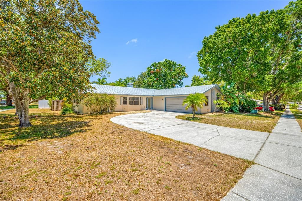 For Sale: $524,900 (3 beds, 2 baths, 2087 Square Feet)