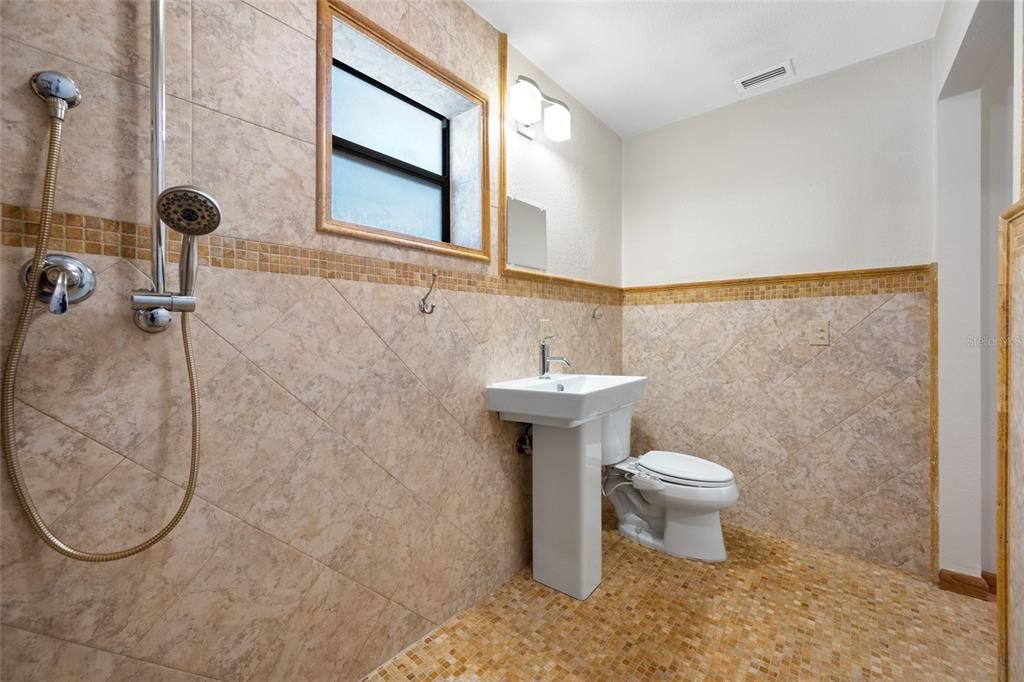 For Sale: $524,900 (3 beds, 2 baths, 2087 Square Feet)