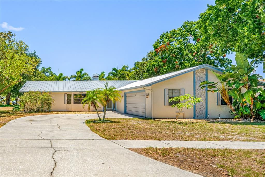 For Sale: $524,900 (3 beds, 2 baths, 2087 Square Feet)