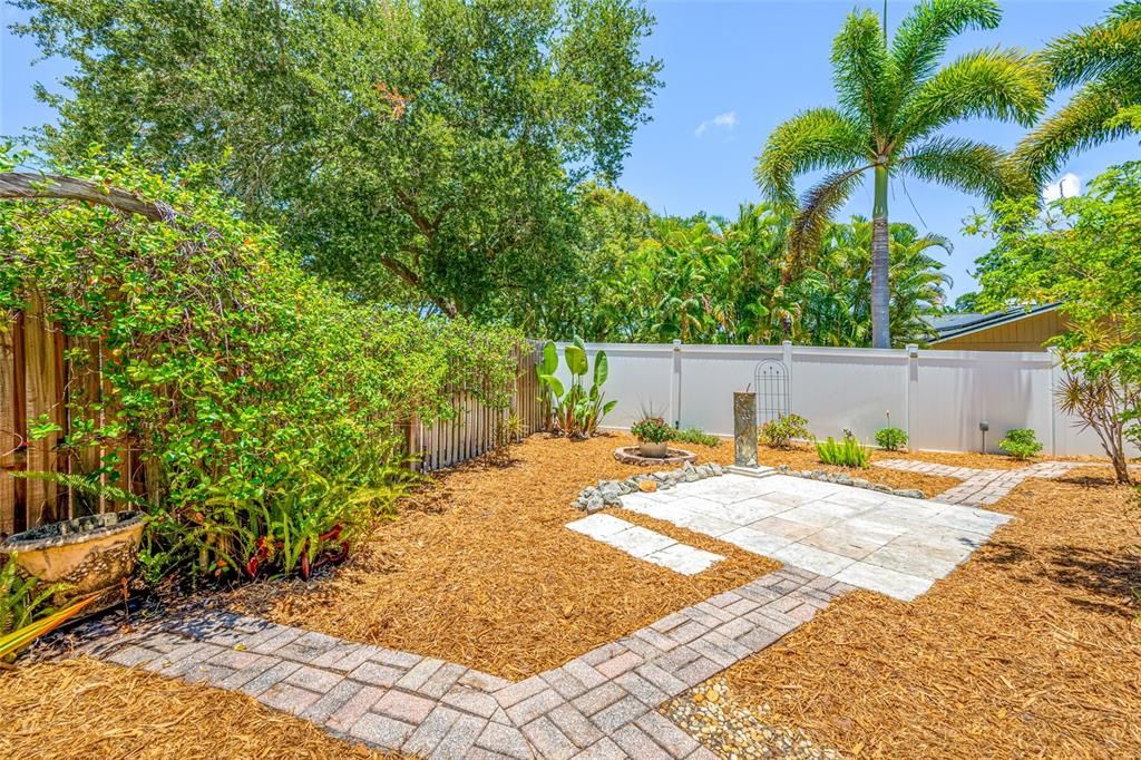 For Sale: $524,900 (3 beds, 2 baths, 2087 Square Feet)
