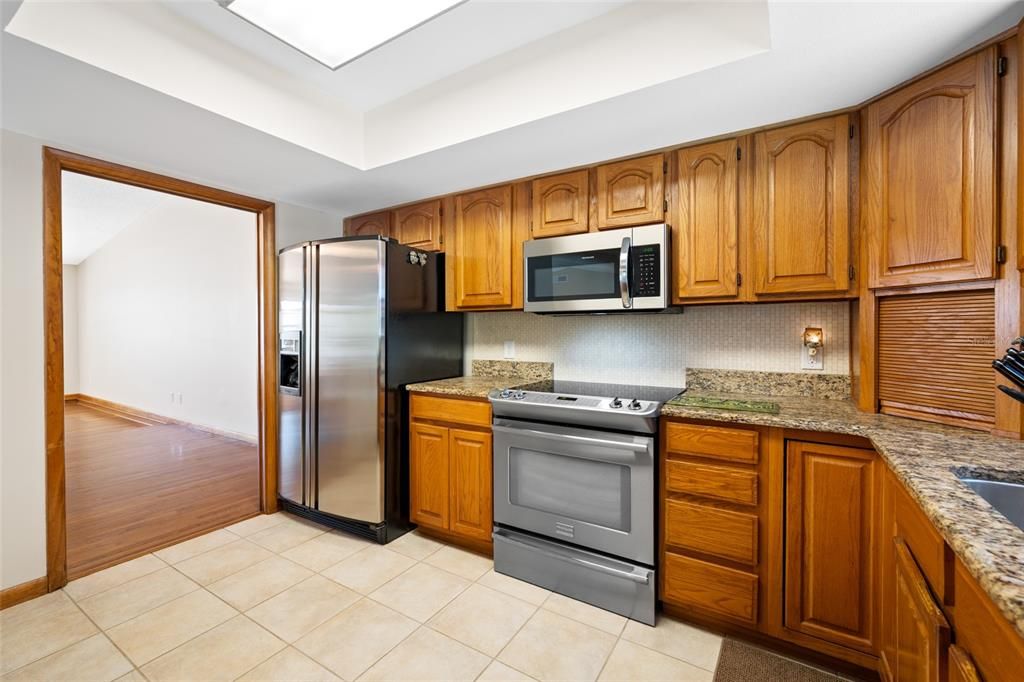 For Sale: $524,900 (3 beds, 2 baths, 2087 Square Feet)