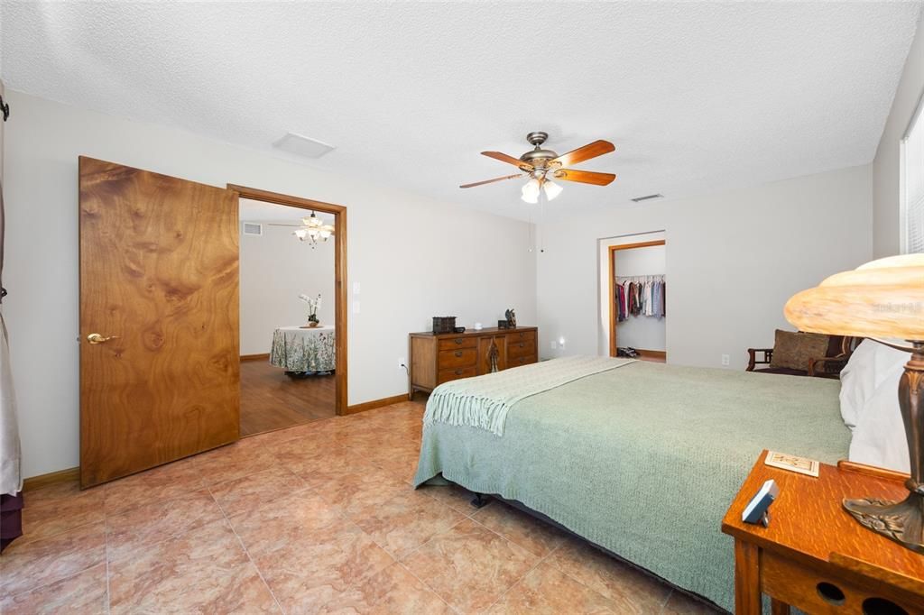 For Sale: $524,900 (3 beds, 2 baths, 2087 Square Feet)