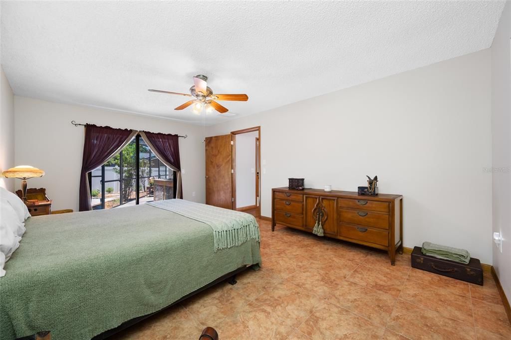 For Sale: $524,900 (3 beds, 2 baths, 2087 Square Feet)