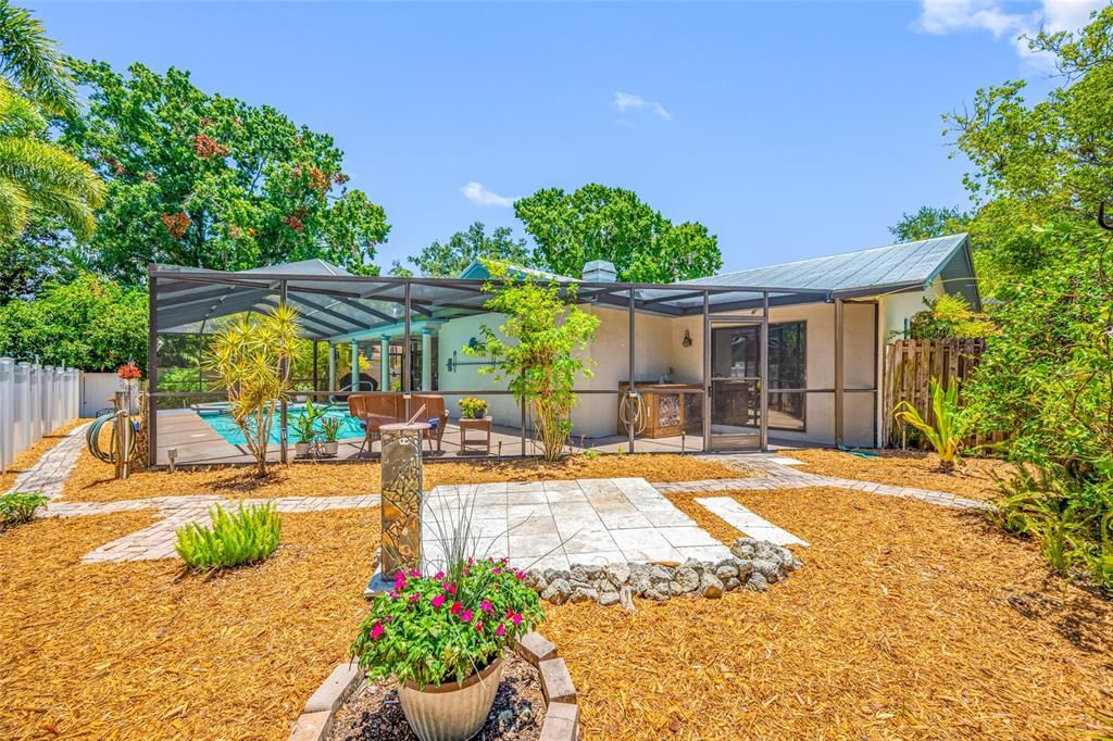 For Sale: $524,900 (3 beds, 2 baths, 2087 Square Feet)