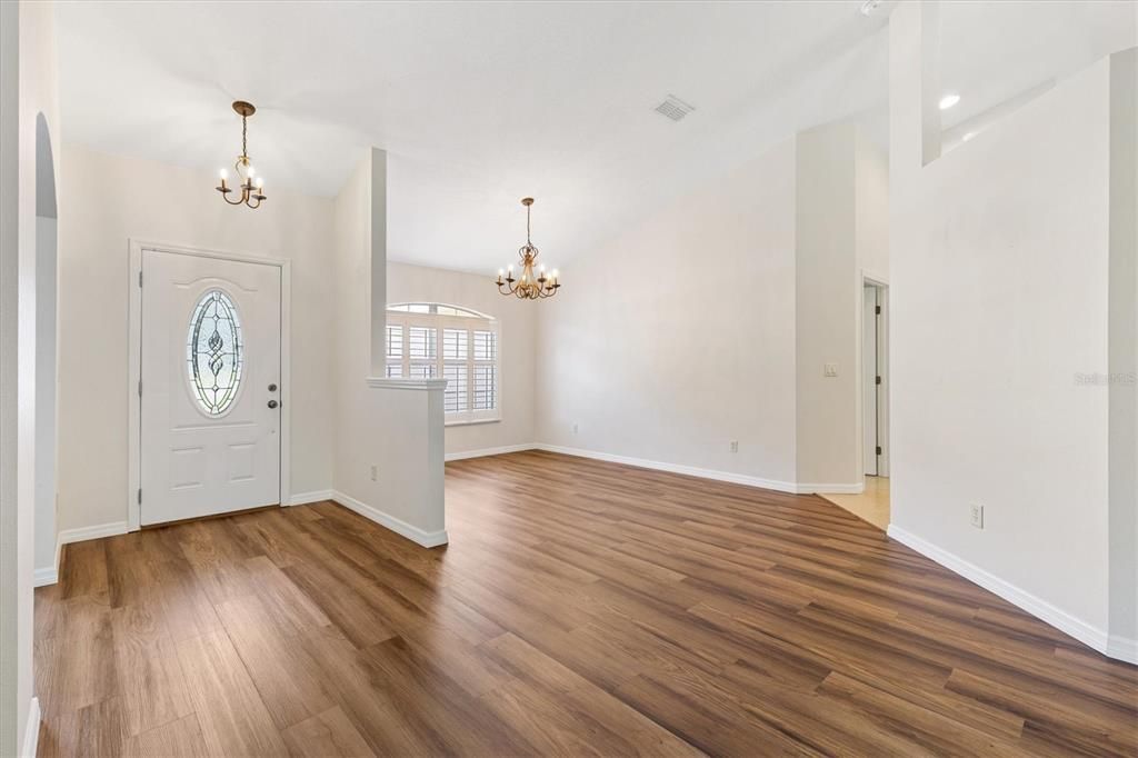En Venta: $325,000 (3 camas, 2 baños, 2135 Pies cuadrados)