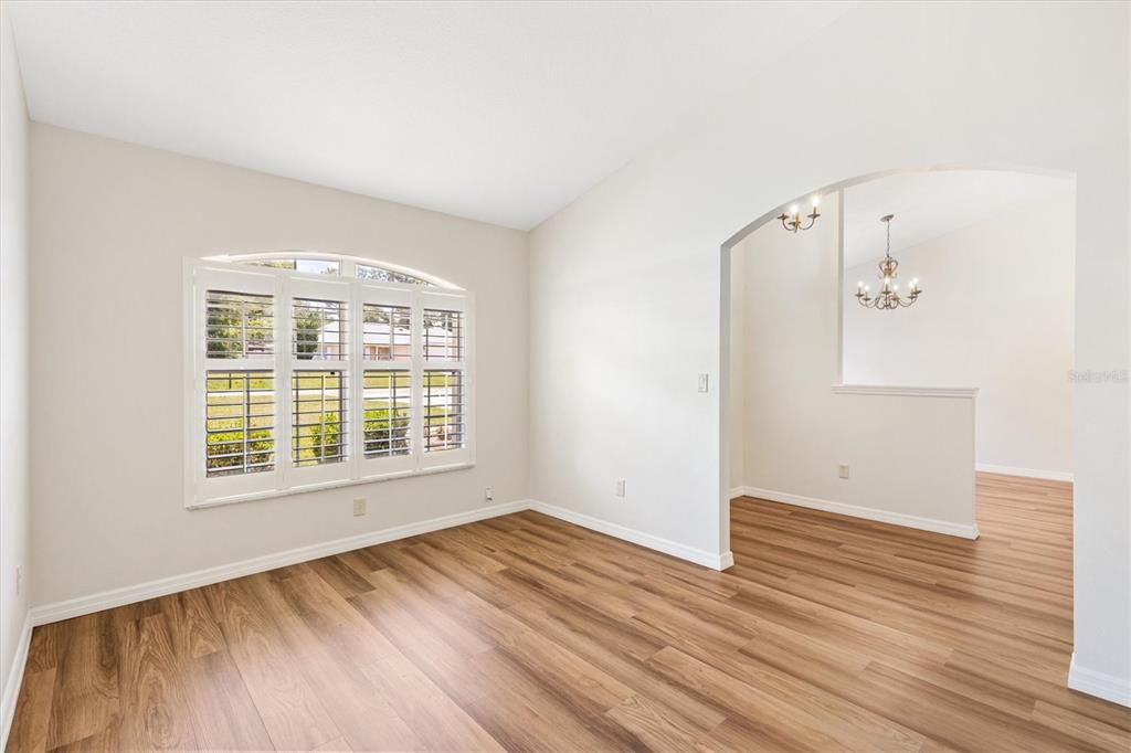 En Venta: $325,000 (3 camas, 2 baños, 2135 Pies cuadrados)
