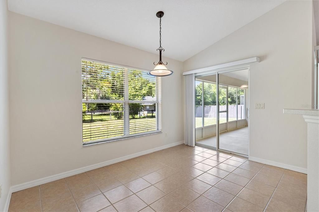 En Venta: $325,000 (3 camas, 2 baños, 2135 Pies cuadrados)