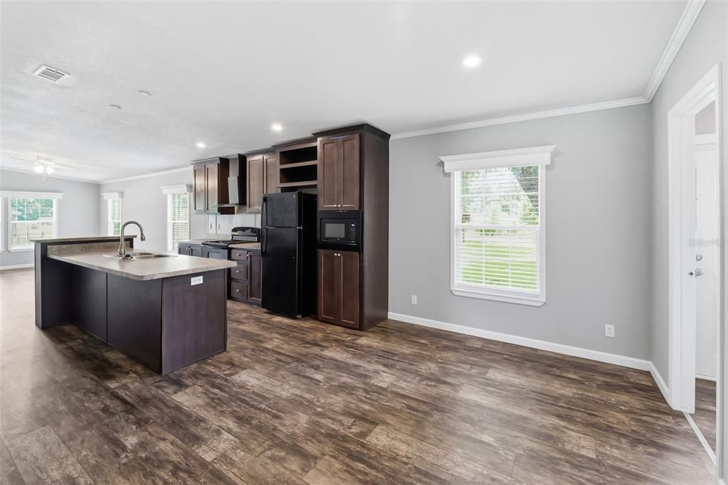 待售: $293,000 (3 贝兹, 2 浴室, 1274 平方英尺)