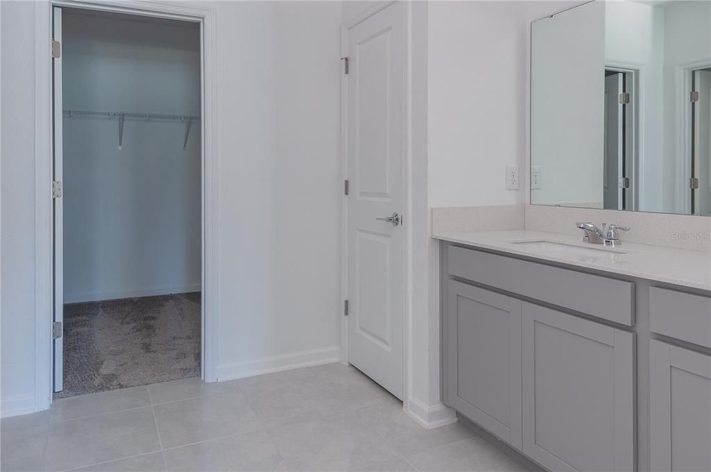 For Rent: $2,350 (4 beds, 2 baths, 1939 Square Feet)