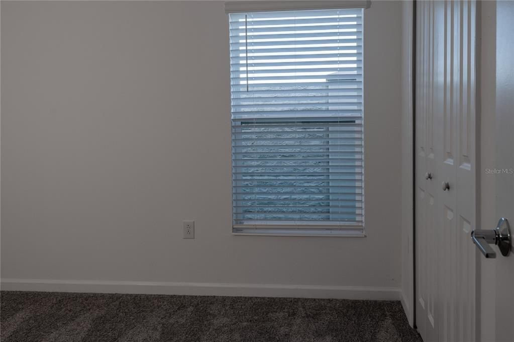 For Rent: $2,350 (4 beds, 2 baths, 1939 Square Feet)
