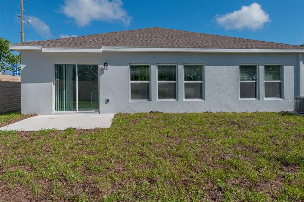 For Rent: $2,350 (4 beds, 2 baths, 1939 Square Feet)