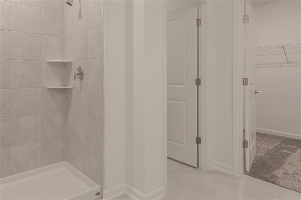 For Rent: $2,350 (4 beds, 2 baths, 1939 Square Feet)