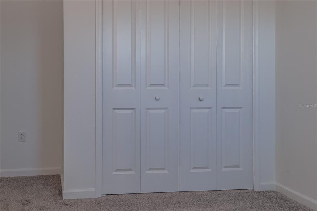 For Rent: $2,350 (4 beds, 2 baths, 1939 Square Feet)