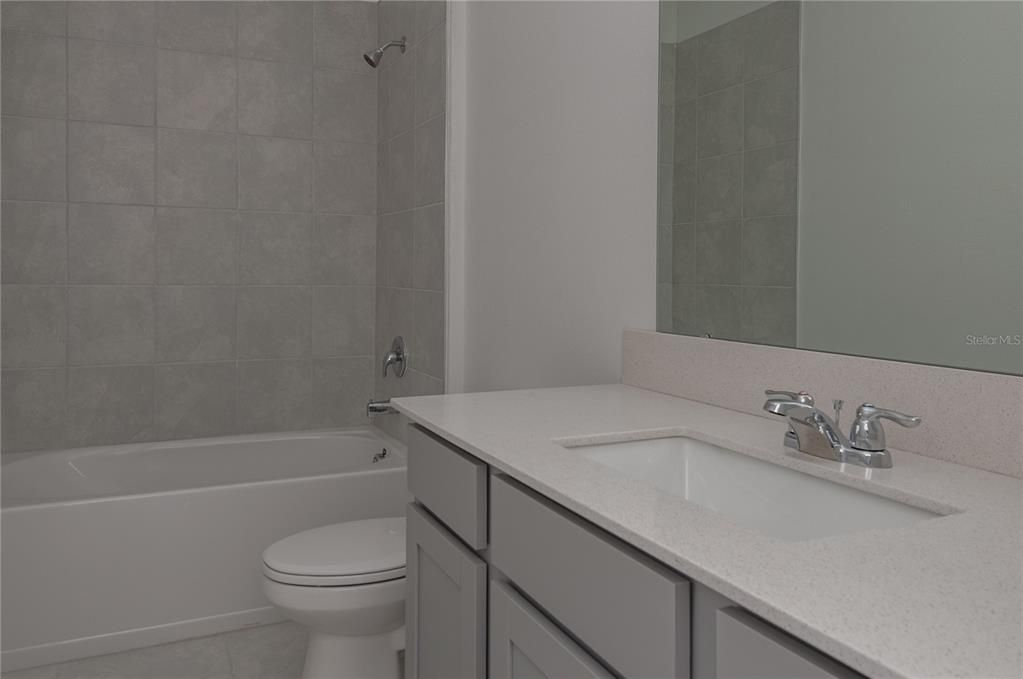For Rent: $2,350 (4 beds, 2 baths, 1939 Square Feet)