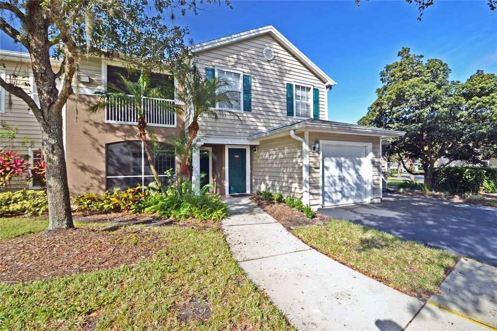 For Rent: $1,800 (2 beds, 2 baths, 1048 Square Feet)