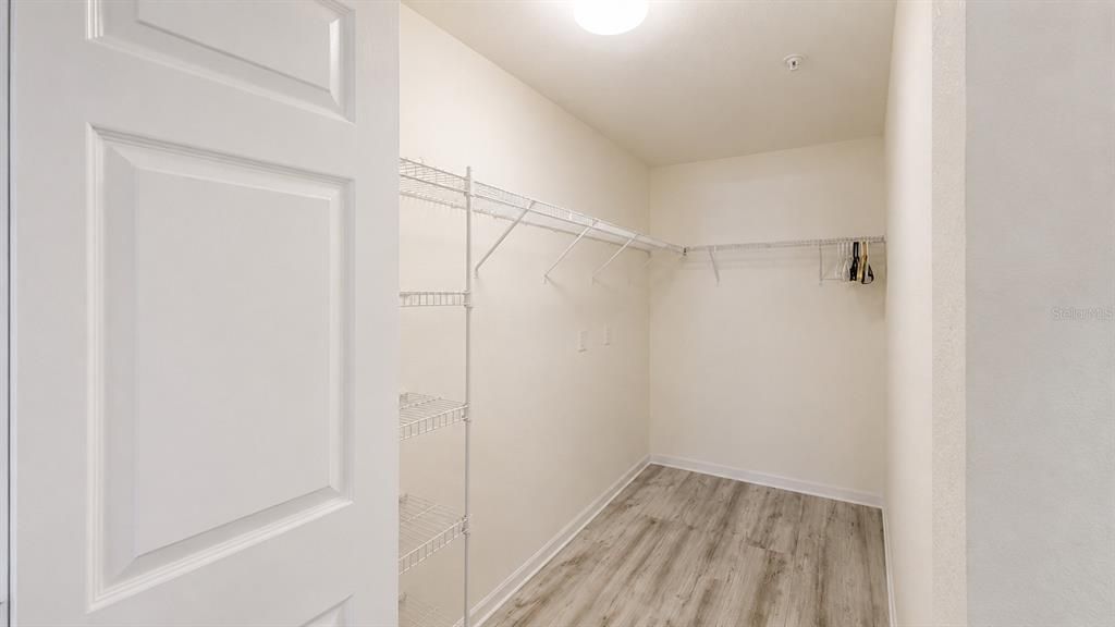 For Rent: $1,800 (2 beds, 2 baths, 1048 Square Feet)
