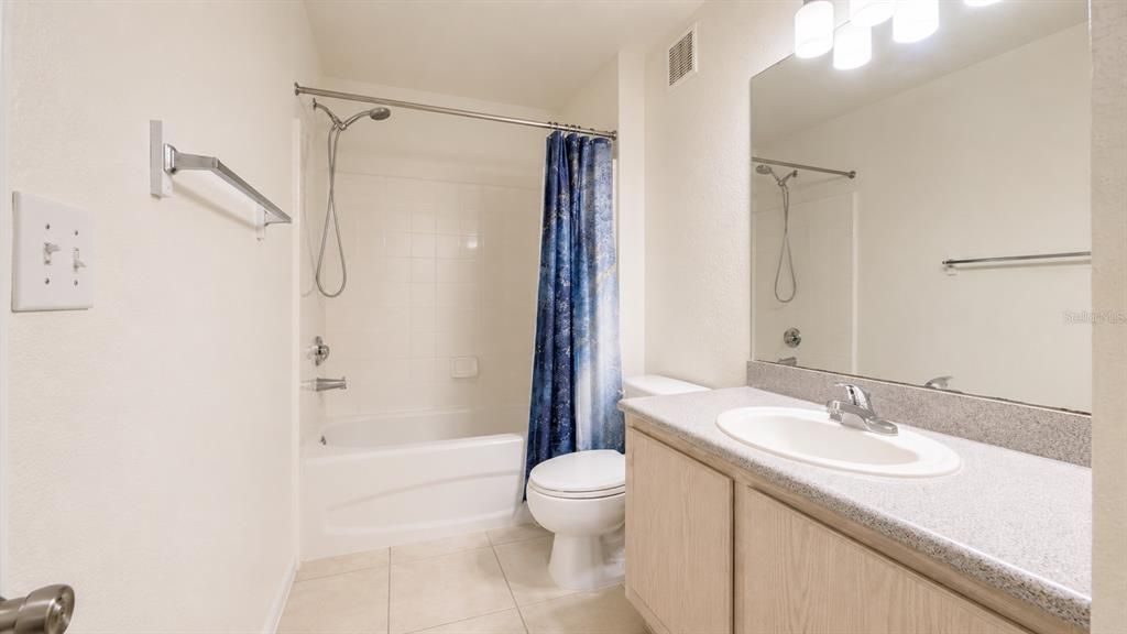 For Rent: $1,800 (2 beds, 2 baths, 1048 Square Feet)
