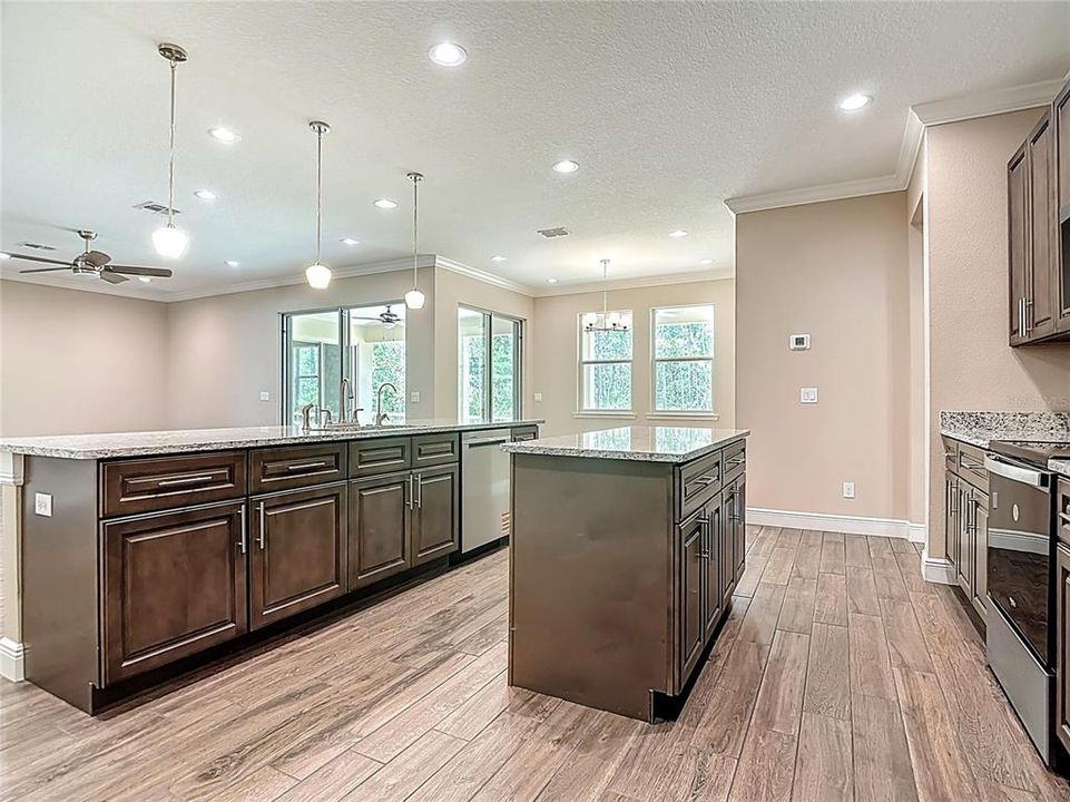 For Sale: $688,000 (4 beds, 3 baths, 2927 Square Feet)