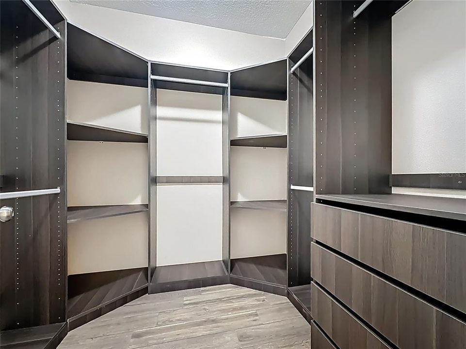 For Sale: $688,000 (4 beds, 3 baths, 2927 Square Feet)